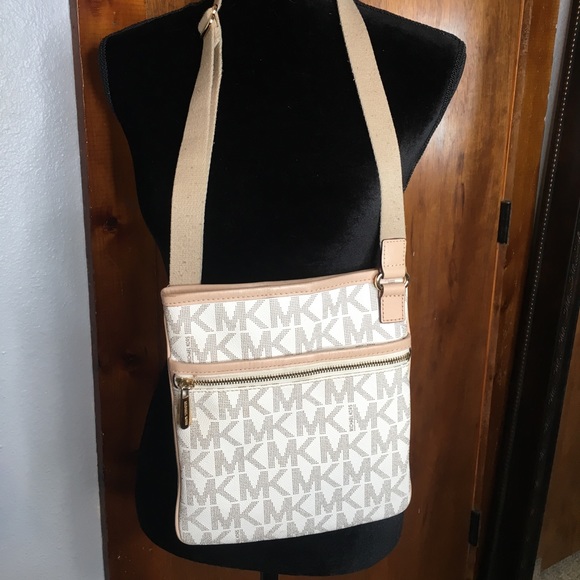 MK crossbody - Picture 1 of 2